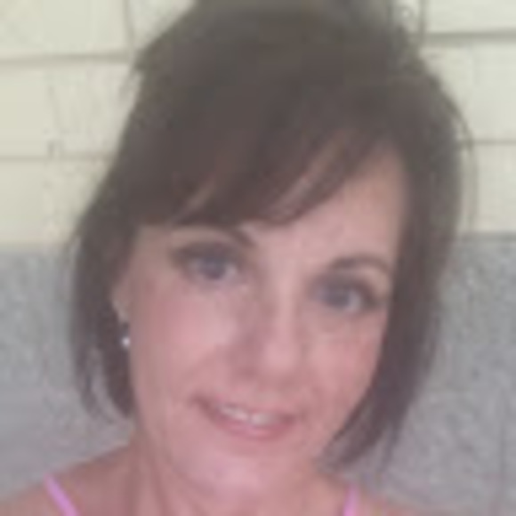 Meet your Posher, Sandra - Picture 1 of 1